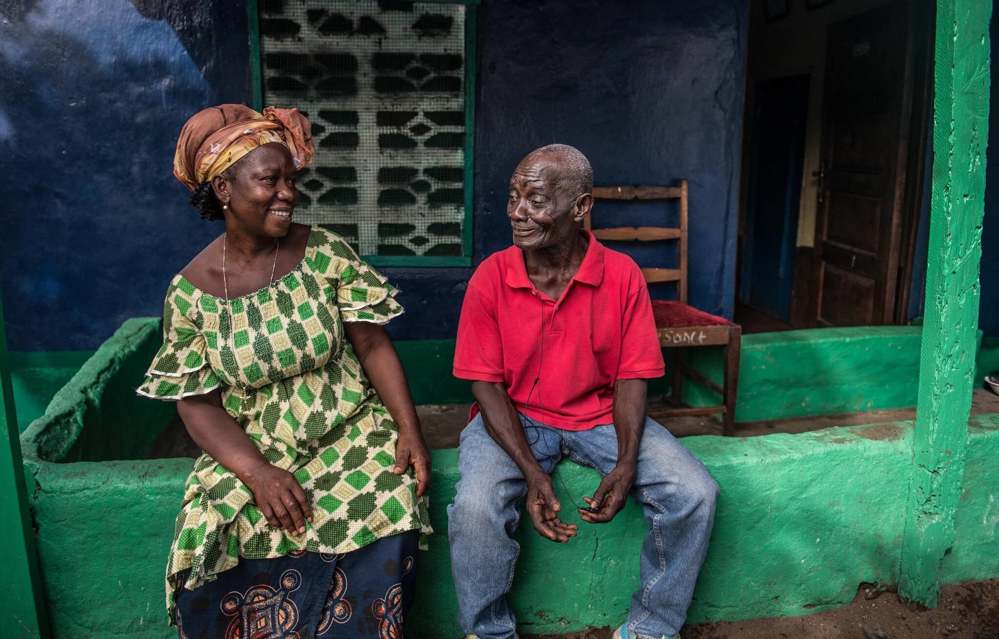 瑪莉及丈夫是「蚯蚓廁所」的第一批「用家」。伊波拉病毒疫症數年前肆虐西非,利比里亞是最受打擊的國家之一,推廣良好的衞生習慣可大大減低傳染病爆發。(照片︰Tommy Trenchard / 樂施會)